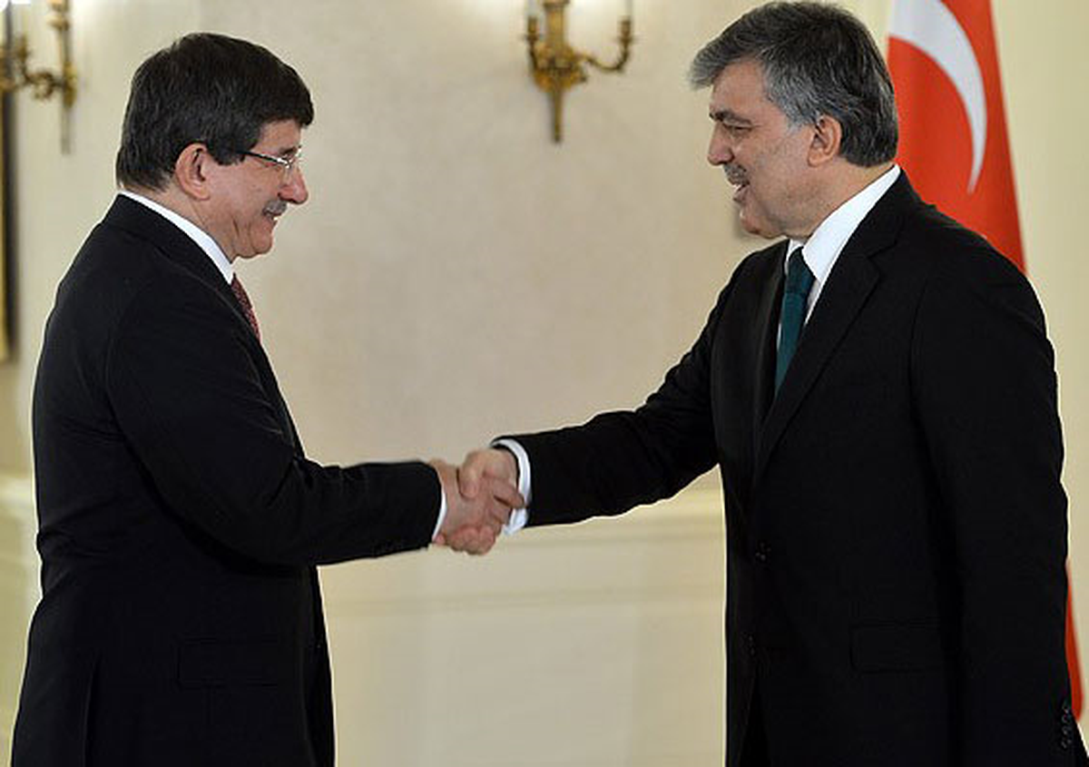 Cumhurbaşkanı Gül, Davutoğlu\'nu Kutladı