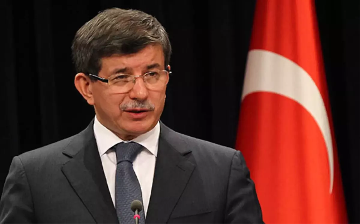 Davutoğlu, AK Parti Genel Merkezi\'nde -