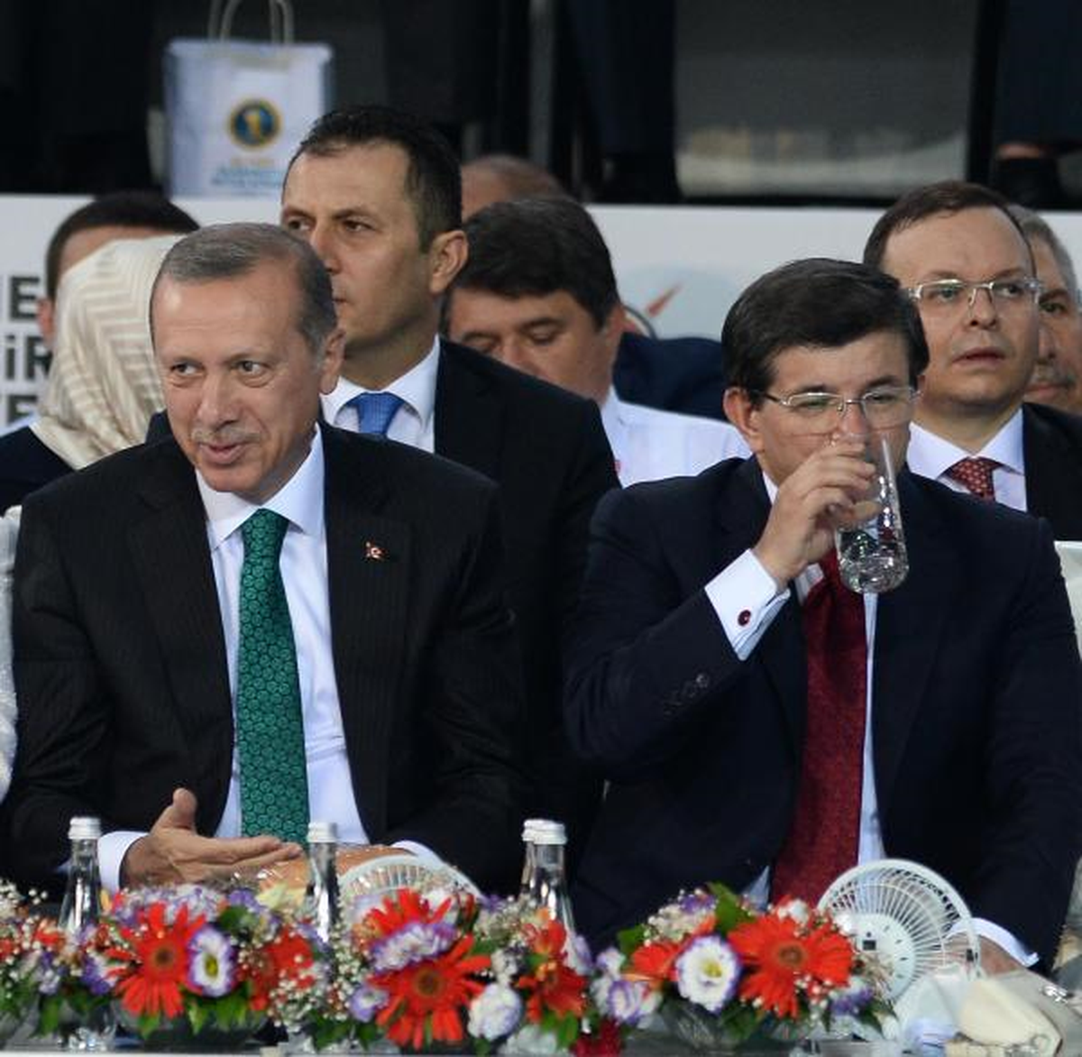 Davutoğlu: Biz Tarihi Mirasın Emanetçisiyiz