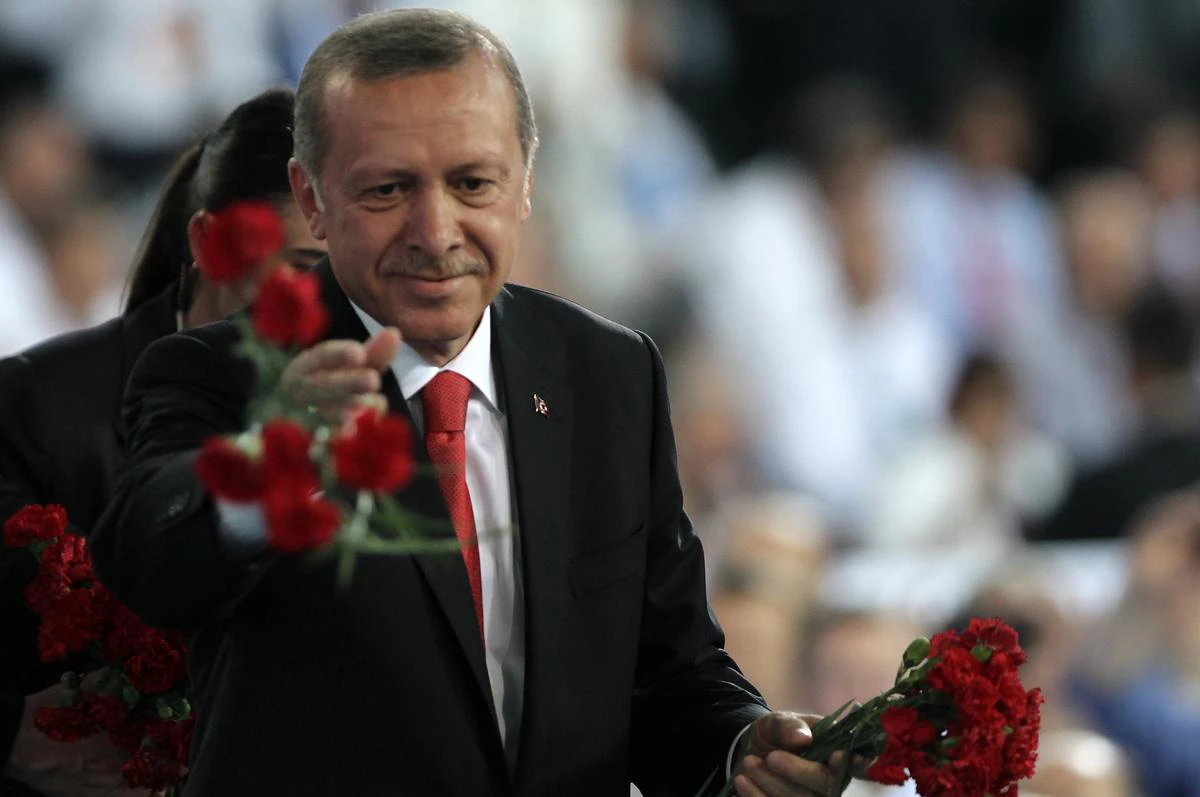 Erdoğan: Davutoğlu AK Parti\'de Emanetçi Değildir