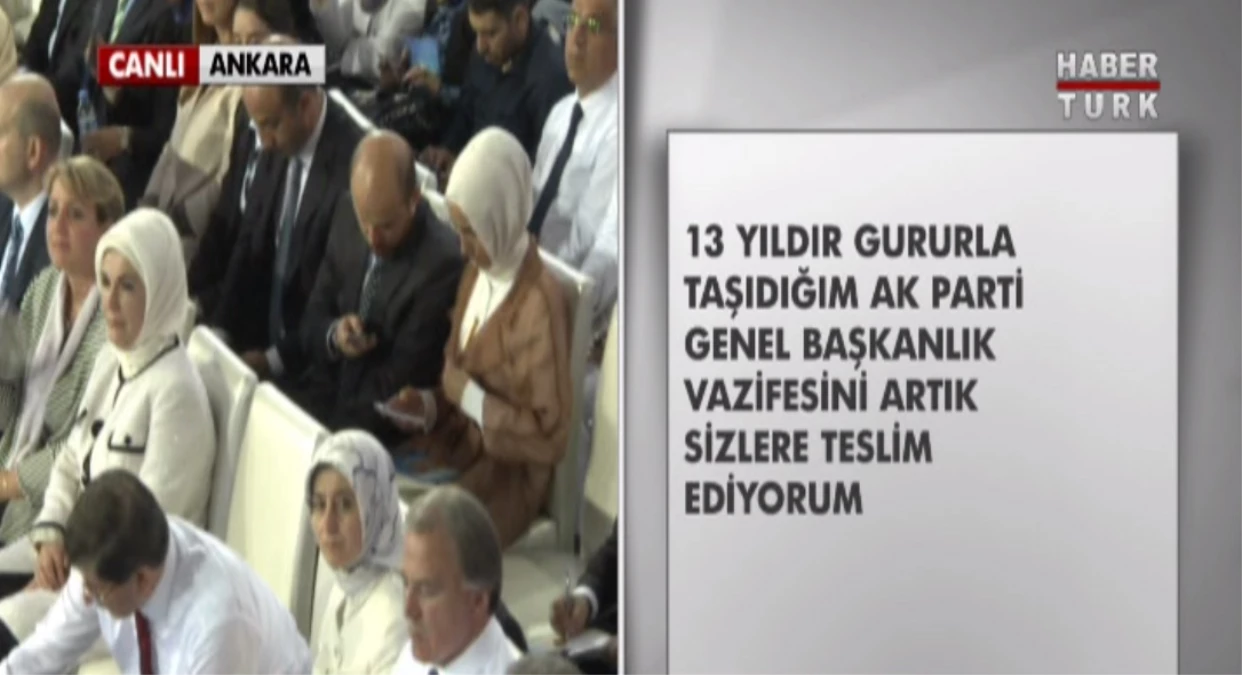 Erdoğan Kürsüde, Bilal Erdoğan ve Sümeyye Erdoğan Telefonda