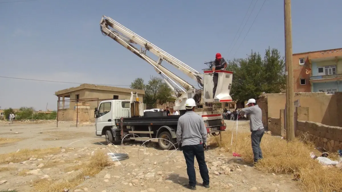 Êzidiler İçin Elektrik Hattı Çekildi