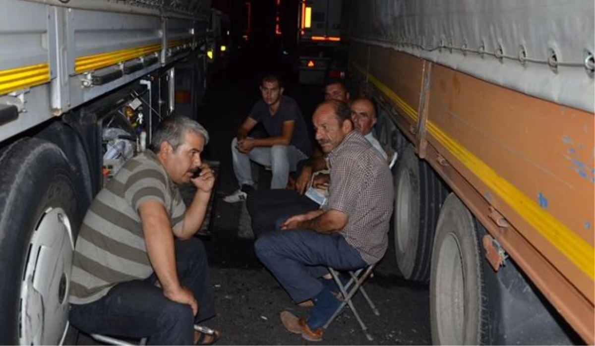 Mardin\'deki Elektrik Kesintisi Protestosu