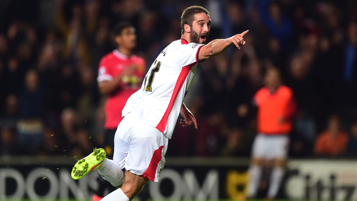 Milton Keynes Dons, Manchester United\'i 4-0 Yendi