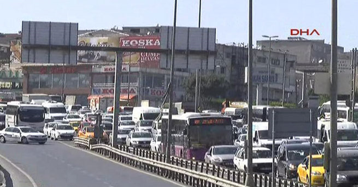 NATO\'ya Ait Boru Patladı, E-5\'te Panik Yaşandı