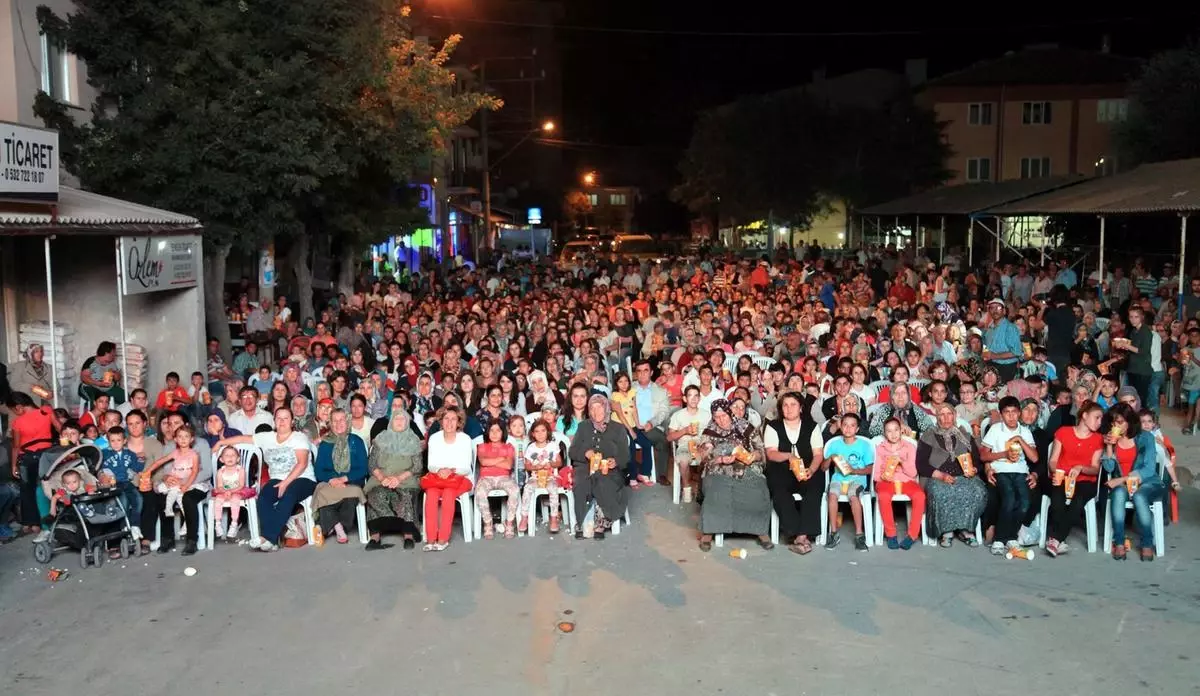 Sokak Sineması Etkinliğine Yoğun İlgi