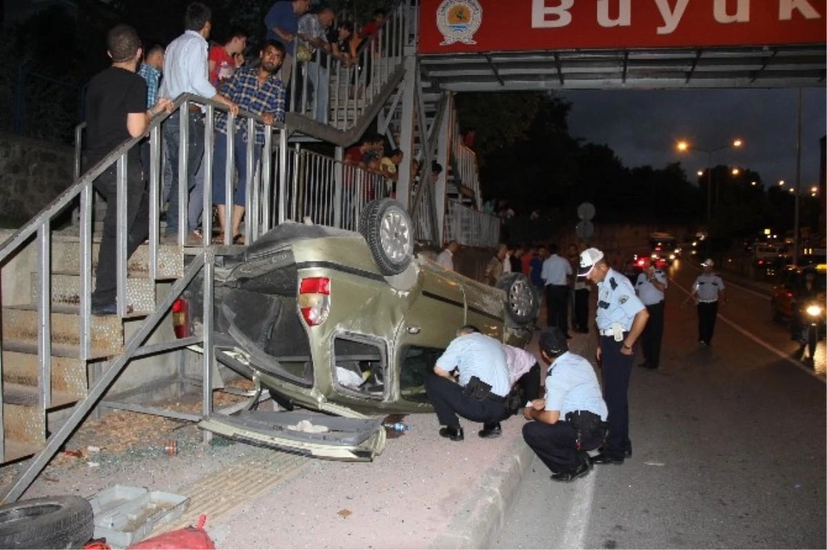 Takla Atan Otomobil Kaldırımda Yürüyen Yayanın Üzerine Düştü