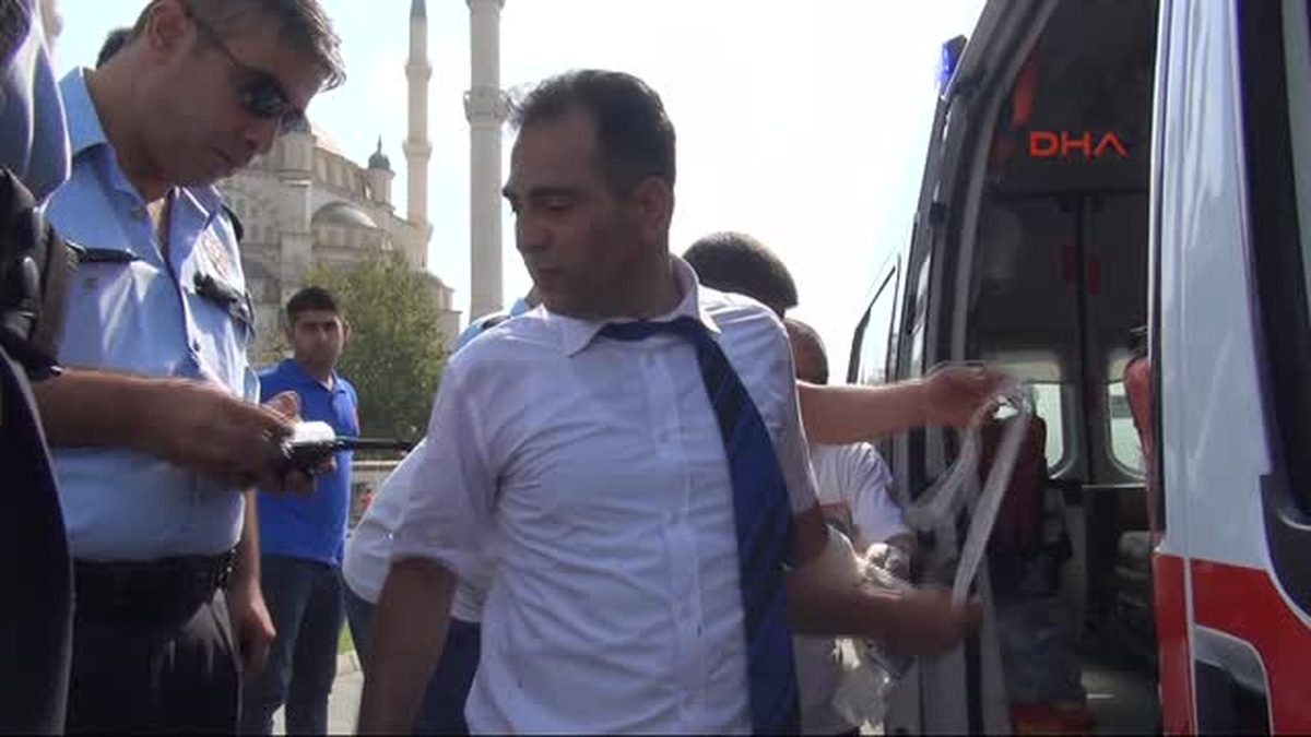 Trafikte Tartıştığı Sürücü Bıçaklayıp Kaçtı