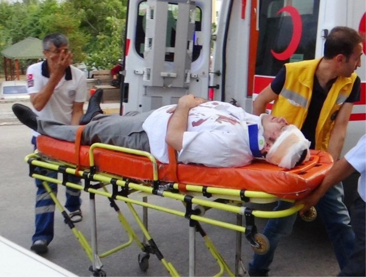 Aksaray\'da Adliye Keşif Aracı Kaza Yaptı: 7 Yaralı