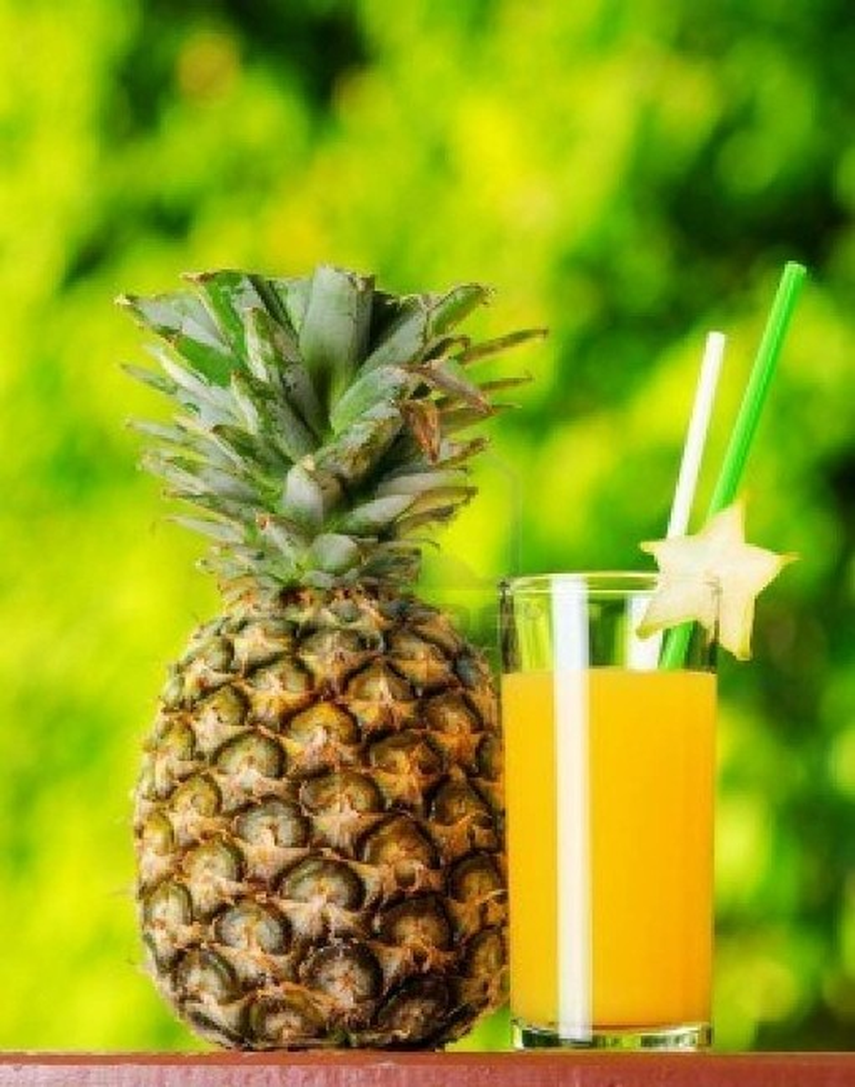 Ananas Suyu Güzelleştiriyor