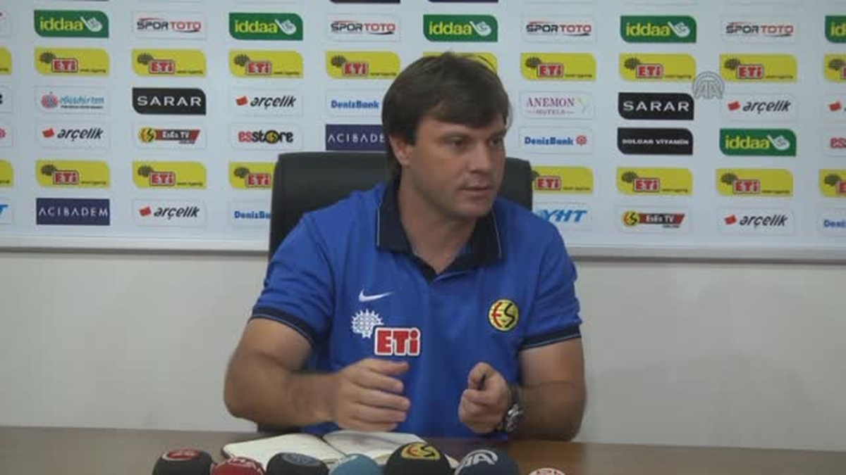 Eskişehirspor Teknik Direktörü: Bu Sezon Bir Değişim Yaşıyoruz