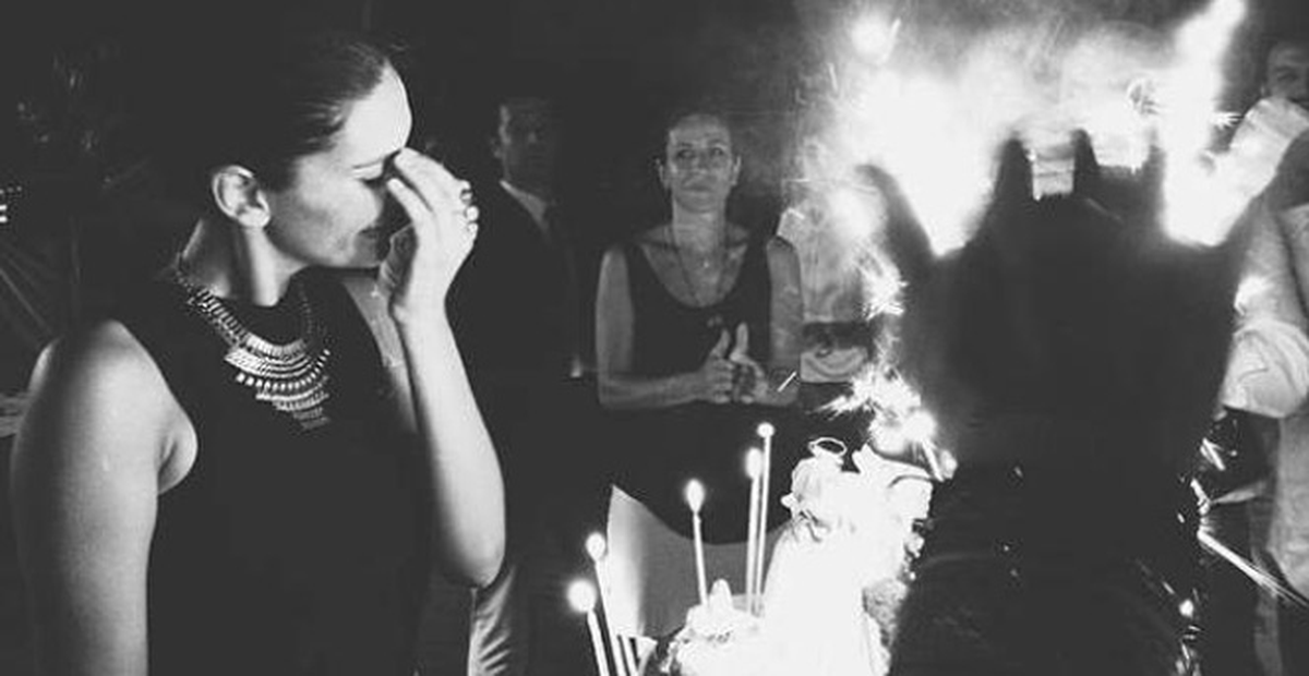 Bergüzar Korel'i Ağlatan Doğumgünü Sürprizi