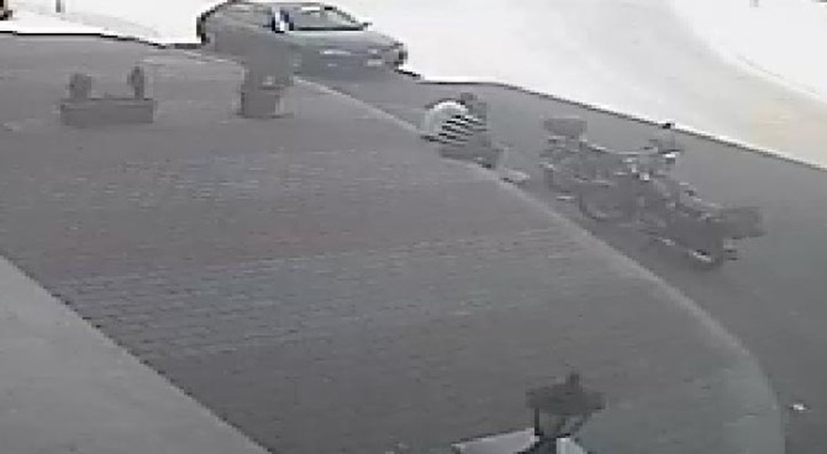 Bıçaklı Motosiklet Hırsızları Güvenlik Kamerasında