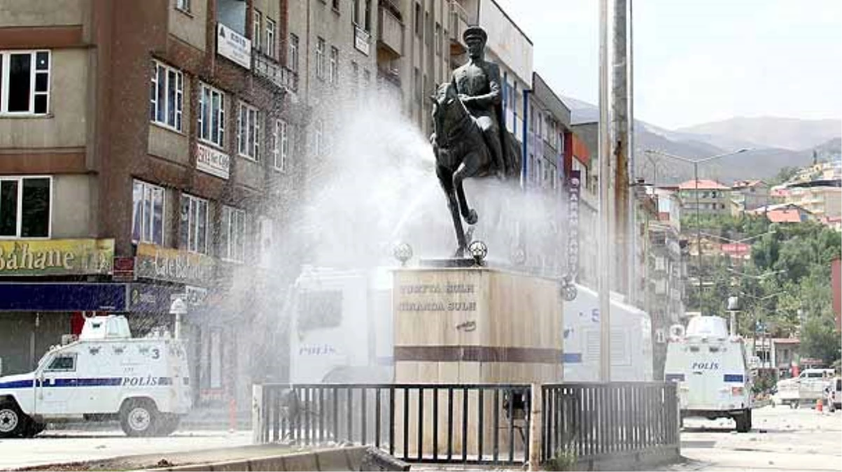 CHP Atatürk Heykel ve Büstlerine Saldırıları, TBMM\'ye Taşıdı