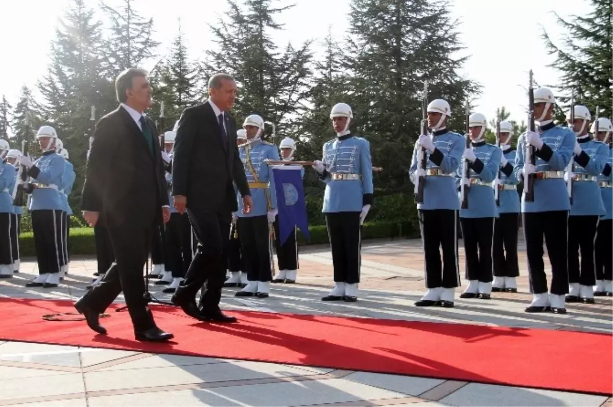 Cumhurbaşkanı Erdoğan Çankaya Köşkü\'nde Resmi Törenle Karşılandı