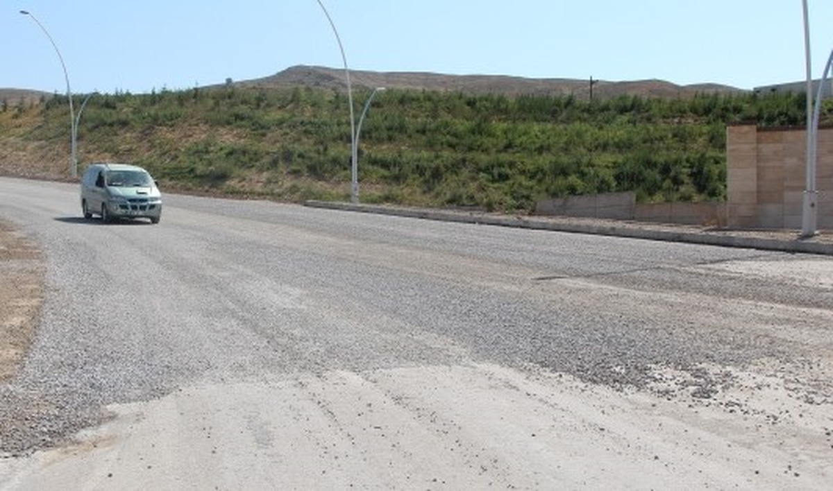 Esentepe Yolunda Sathi Kaplama Yapıldı