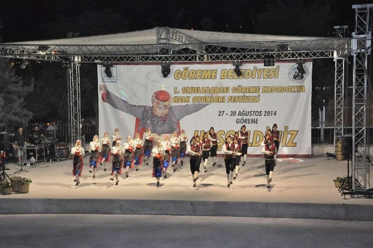 Göreme\'de Halk Oyunları Festivali