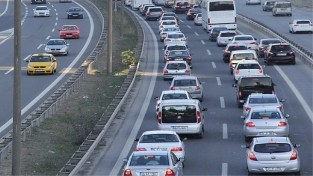 İstanbul\'da Yarın Zafer Kutlamaları Nedeniyle Bazı Yollar Kapanacak