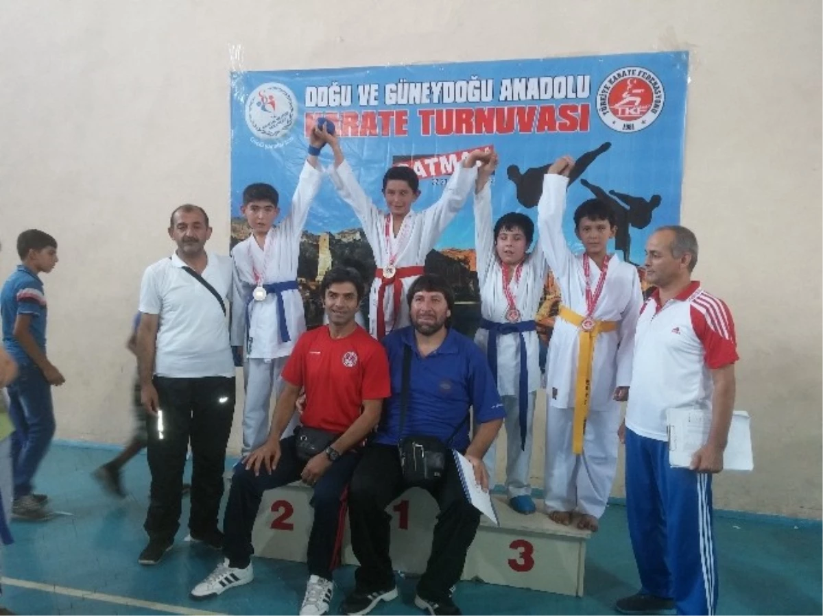 Şahinbey Belediye Karate Takımı 21 Madalya Alarak Birinci Oldu