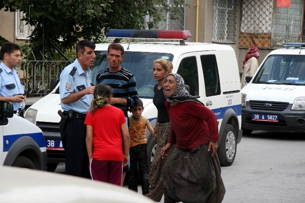 Suriyeli Mülteci Kağıt Kavgasında Bir Vatandaşı Bıçakladı
