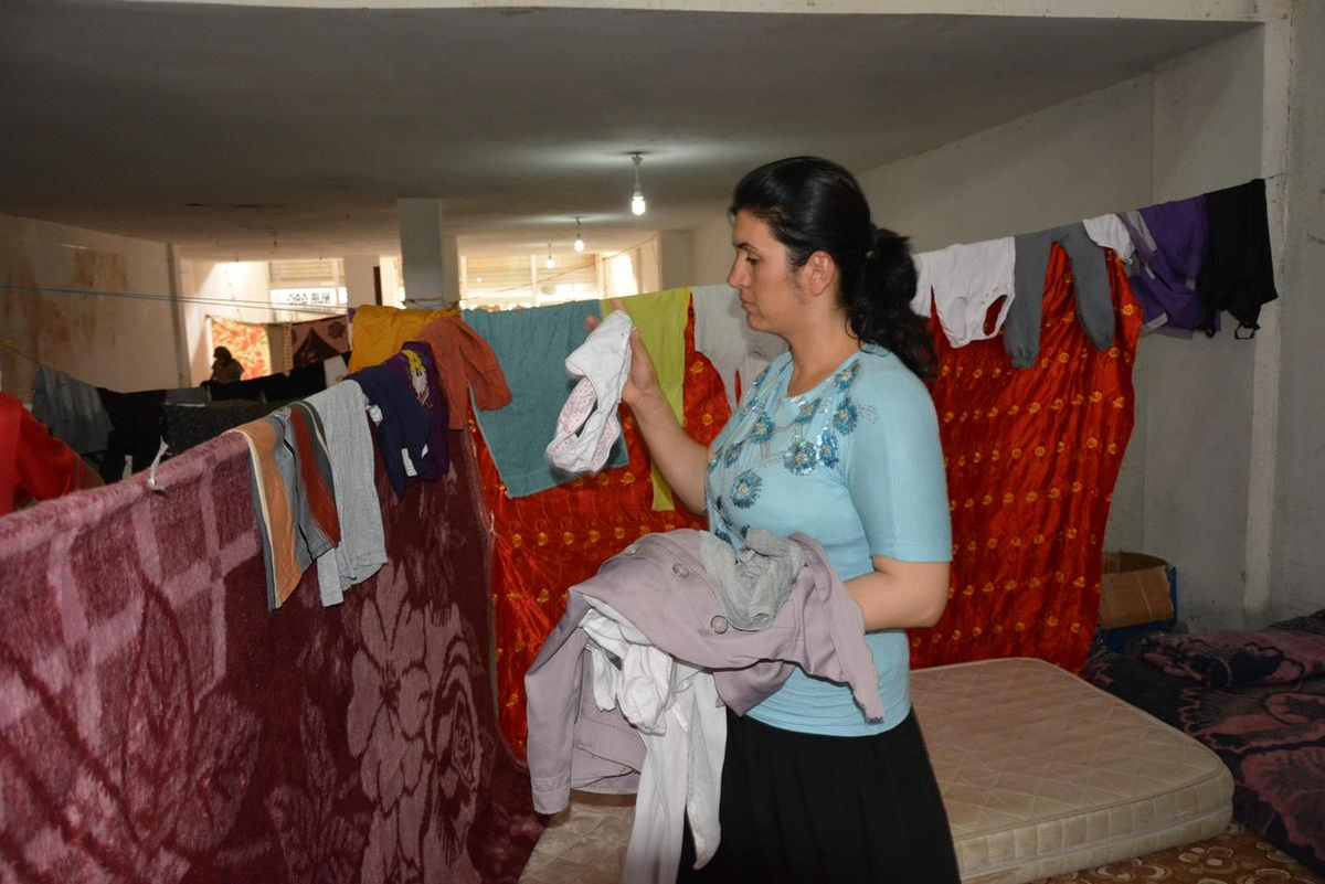 Viranşehir\'deki Yezidilerin Depoda Yaşam Mücadelesi