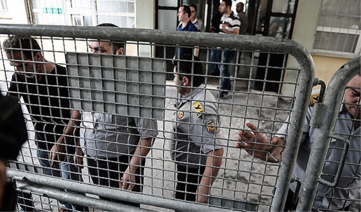 Adana\'da Gözaltına Alınan 13 Polis Serbest