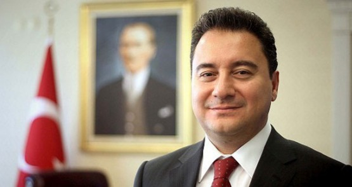 Ak Parti\'de Değişmeyen Tek Bakan