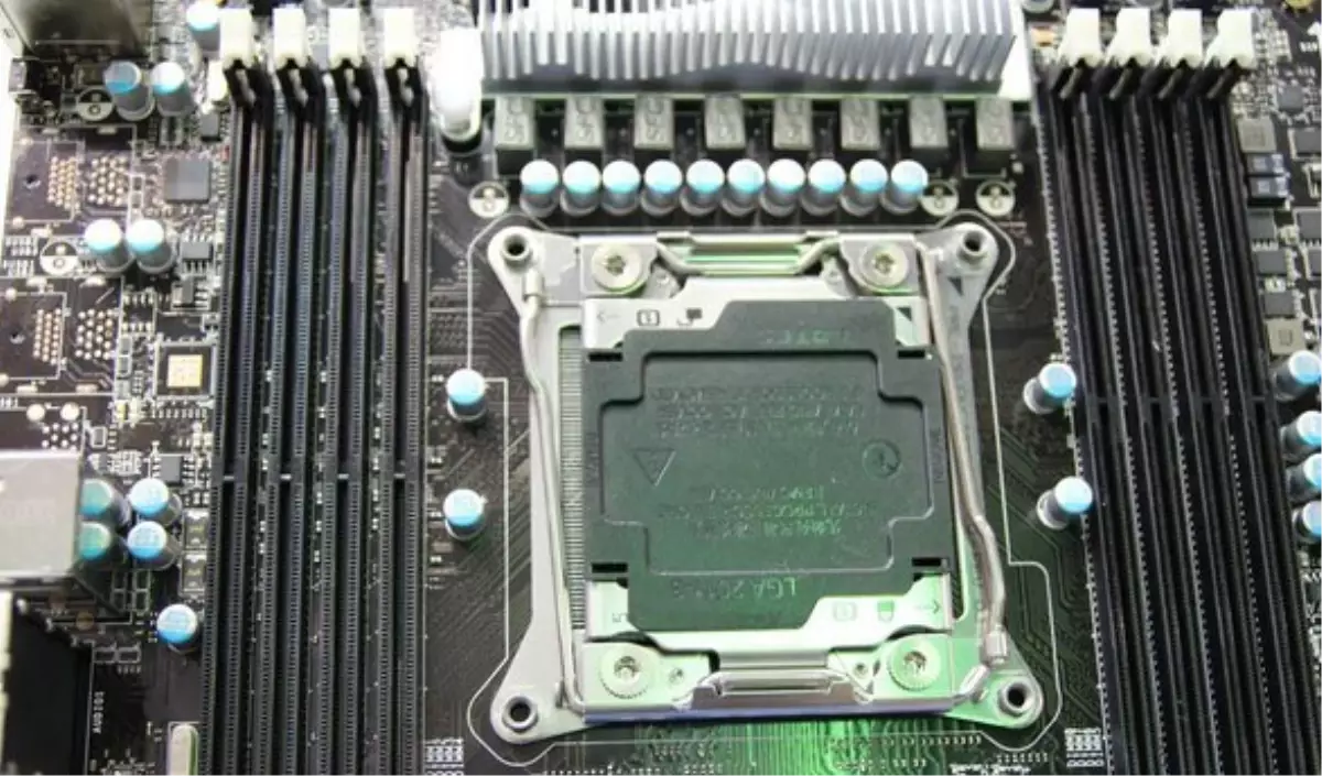 Asus X99\'u Roketliyor!