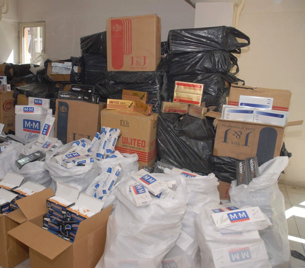 Gürün\'de 16 Bin Paket Kaçak Sigara İmha Edildi