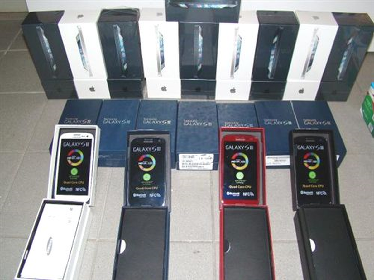 Batman\'da Kaçak 43 Cep Telefonu Ele Geçirildi