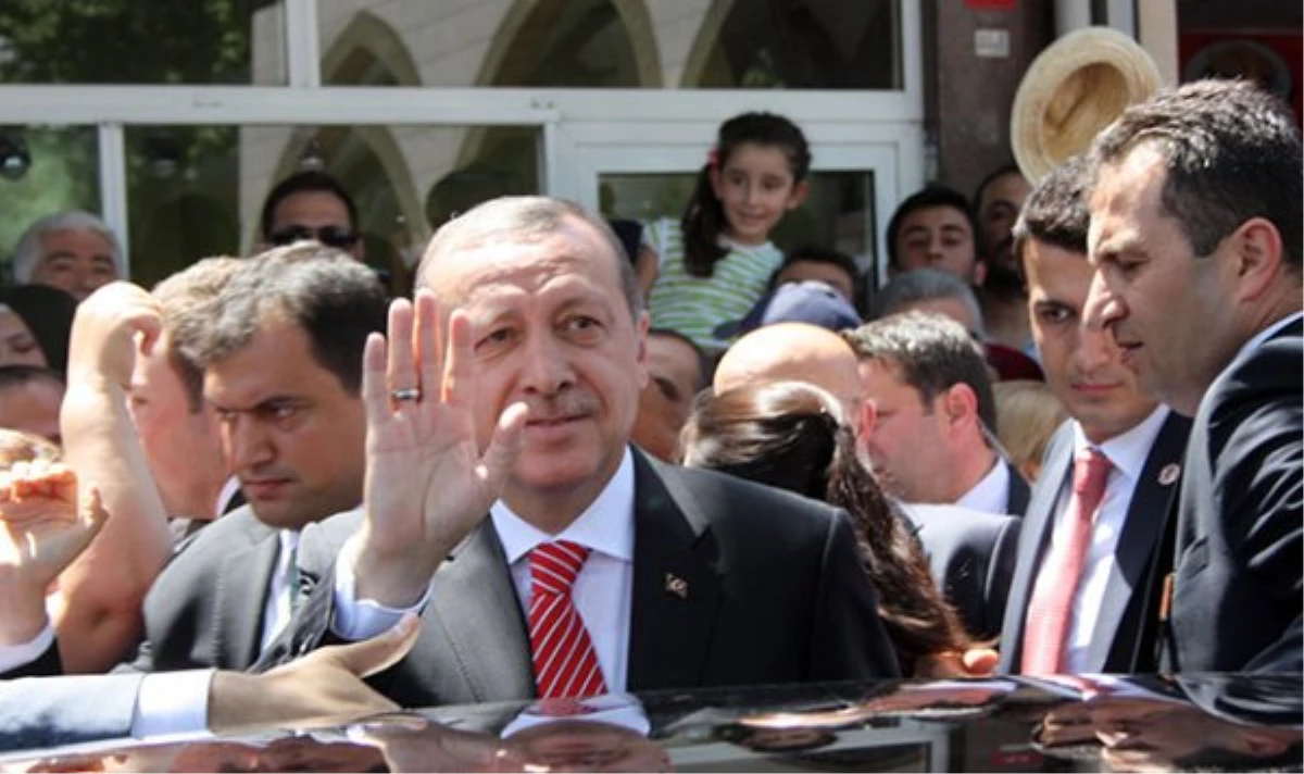Cumhurbaşkanı Erdoğan, Namazını Muhafız Alayı Süngülü Camisi\'nde Kıldı
