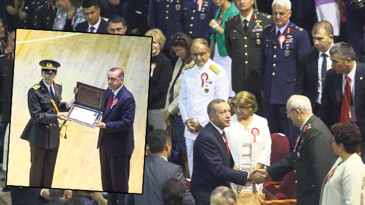 Erdoğan ve Davutoğlu, GATA Mezuniyet Törenine Katıldı