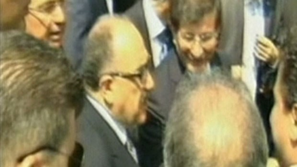 Davutoğlu, Cuma Namazına Beşir Atalay ile Gitti