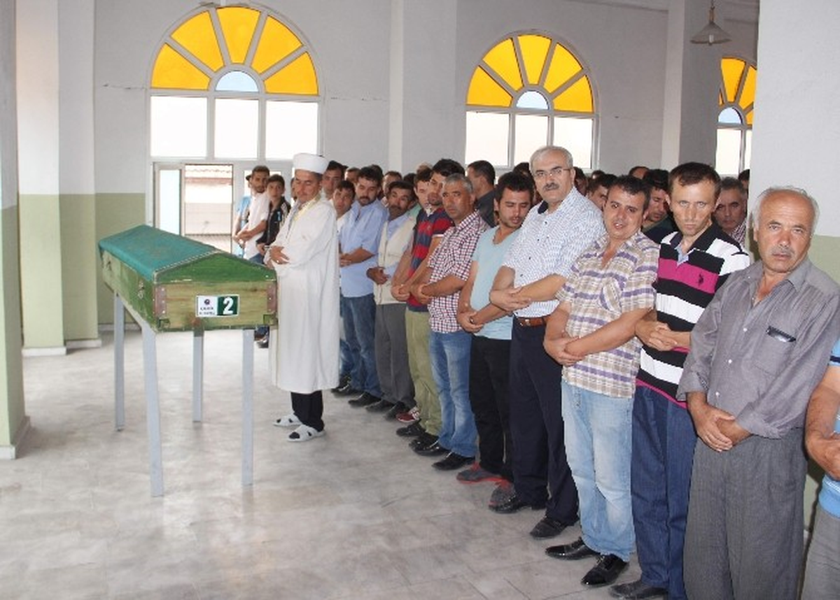 Denizde Boğulan Genç Toprağa Verildi