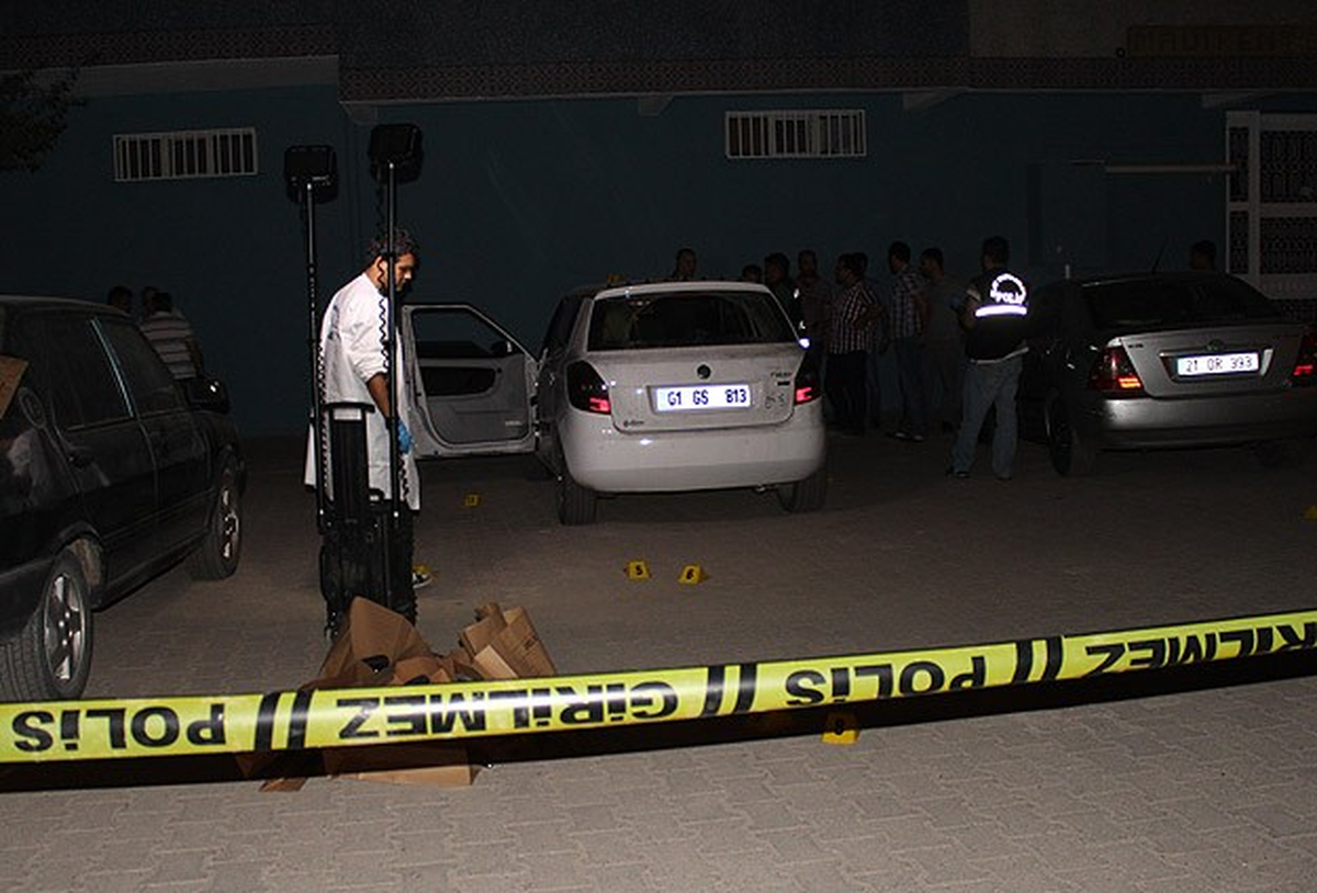 Diyarbakır\'daki Polise Silahlı Saldırı