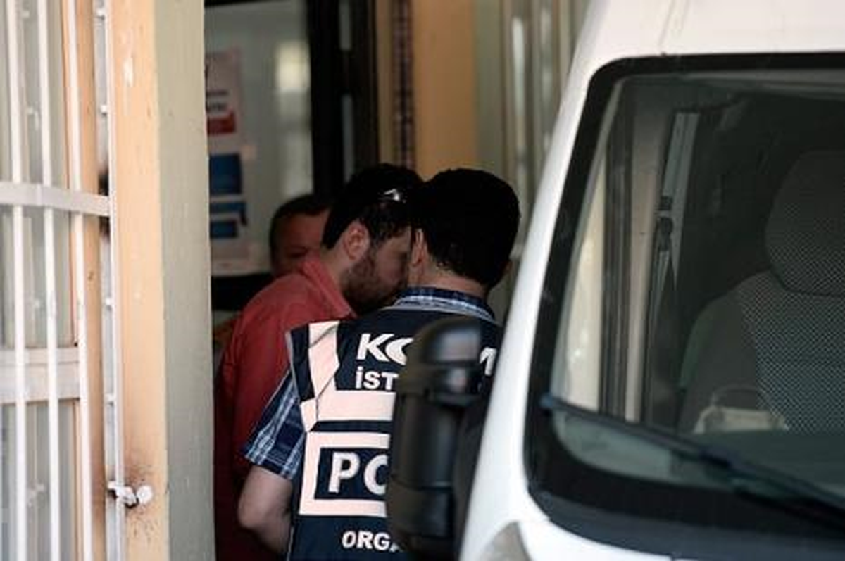 Adana\'da 13 Polis Açığa Alındı