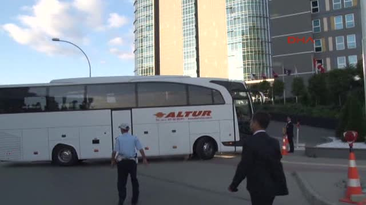 Galatasaray Kafilesi Bursa\'ya Vardı