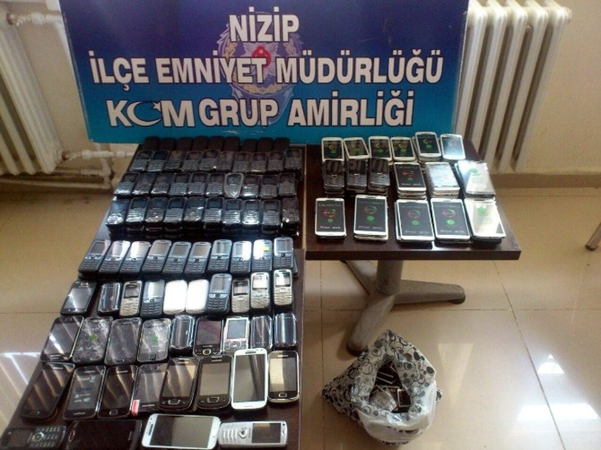 Gaziantep\'te Gümrük Kaçağı Cep Telefonu Operasyonu