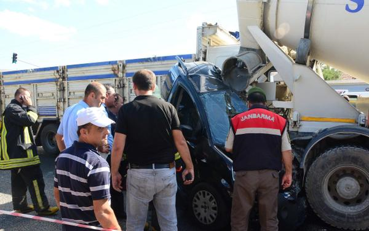 Hurdaya Dönen Araçtan Yara Almadan Kurtuldu