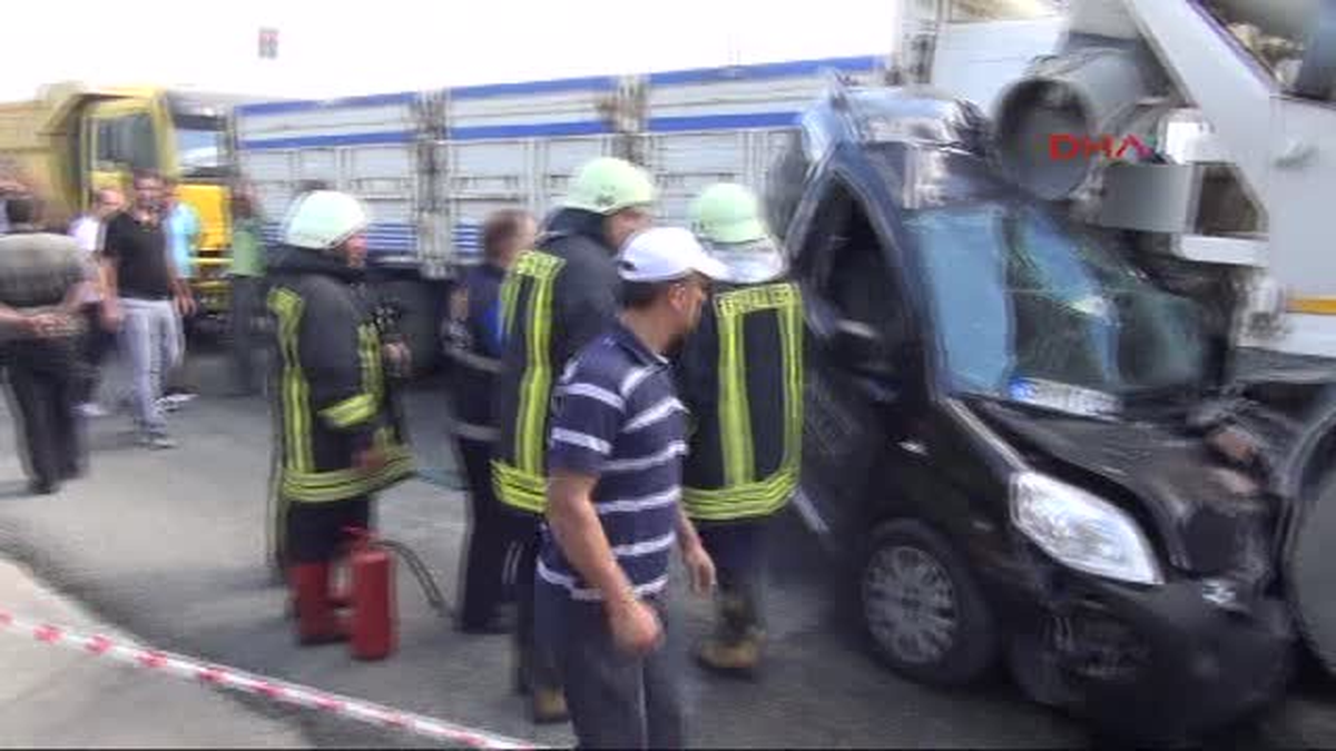 Hurdaya Dönen Araçtan Yara Almadan Kurtuldu