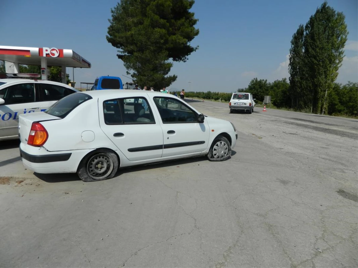 Karamanlı\'da Trafik Kazası: 1 Yaralı