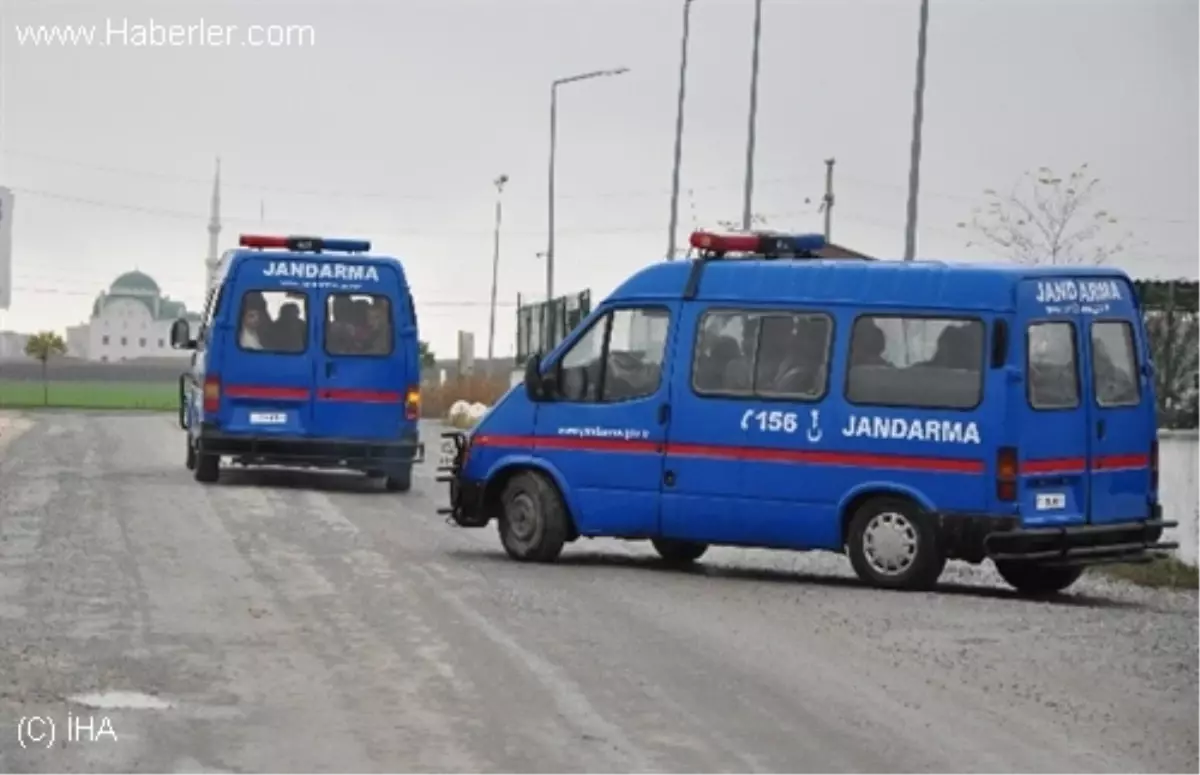 Kırklareli\'nde "İnsan Kaçakçılığı" Operasyonu