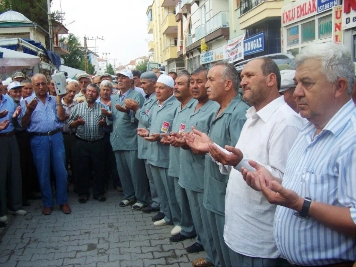 Korkuteli\'de 50 Hacı Adayı Dualarla Uğurlandı