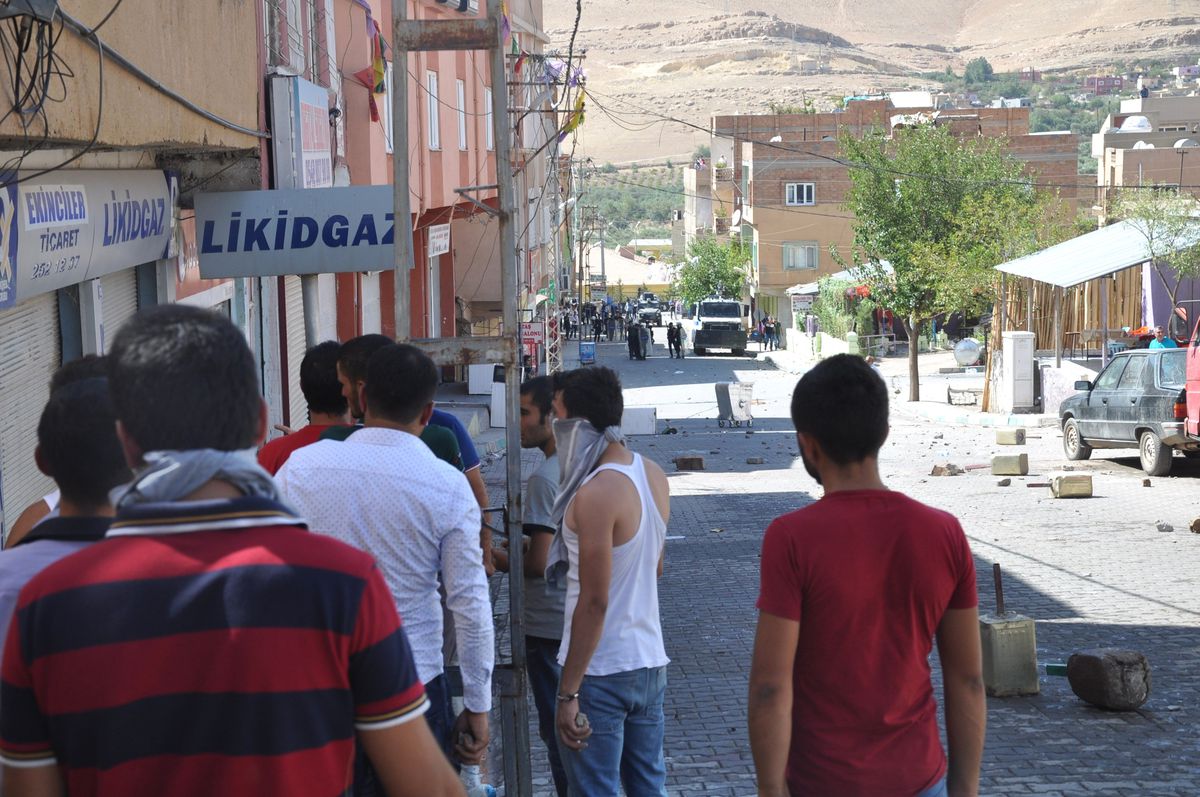 Mardin\'deki Elektrik Kesintisi Protestosu