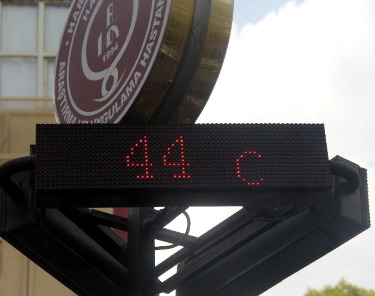 Şanlıurfa\'da Sıcaklık 40 Derecenin Altına İnmiyor