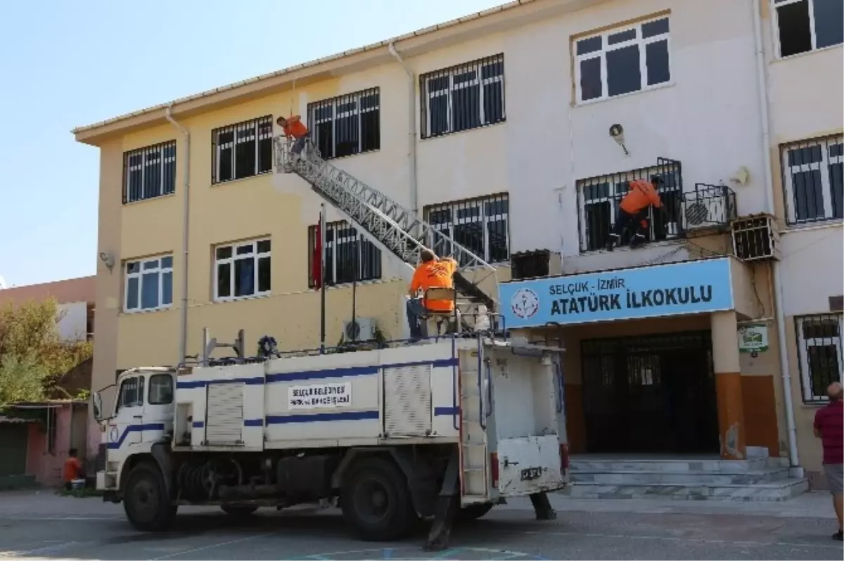 Selçuk Belediyesinden Okullara Destek