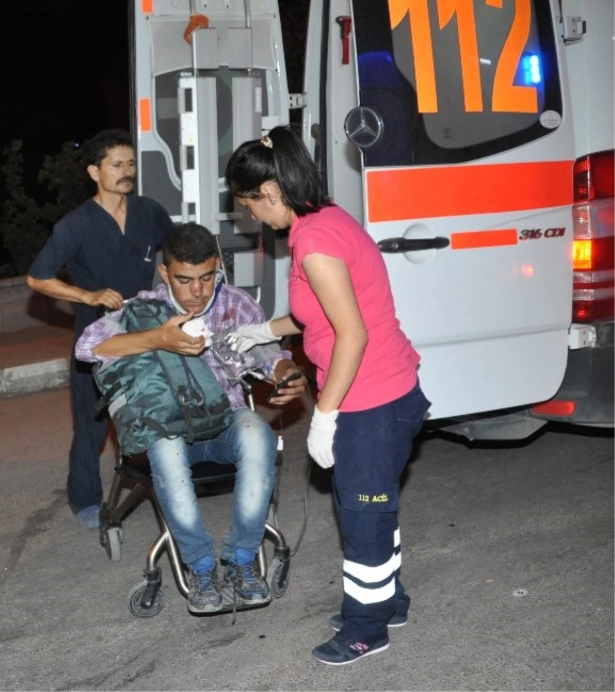Aksaray\'da Suriyelilerin Aracı Takla Attı: 7 Yaralı