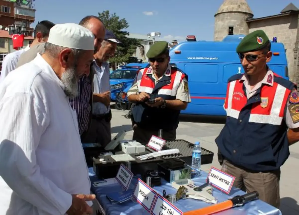 TSK Tanıtım Standında İlginç Anlar