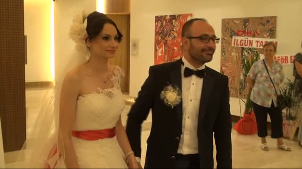 Ukraynalı Gelin, Kaşık Oyunu Oynadı