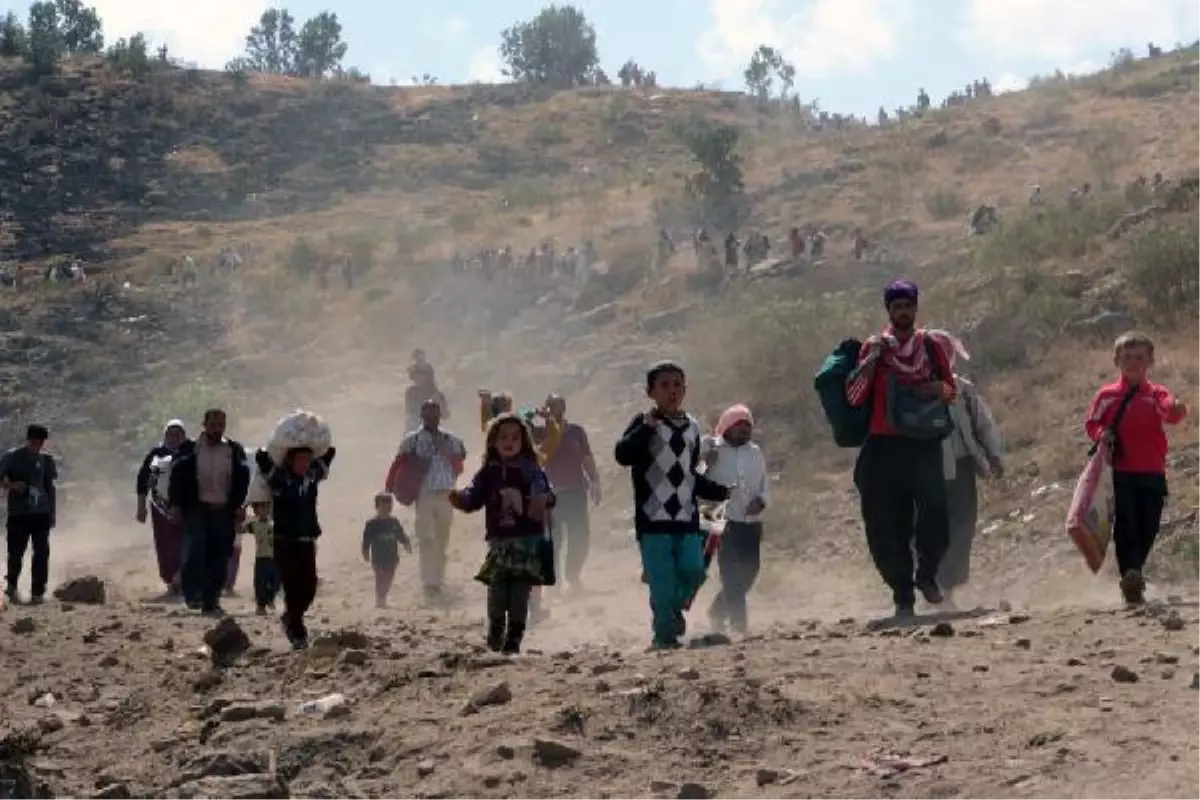 Uludere\'ye Dağ Yolundan 4200 Ezidi Daha Geldi